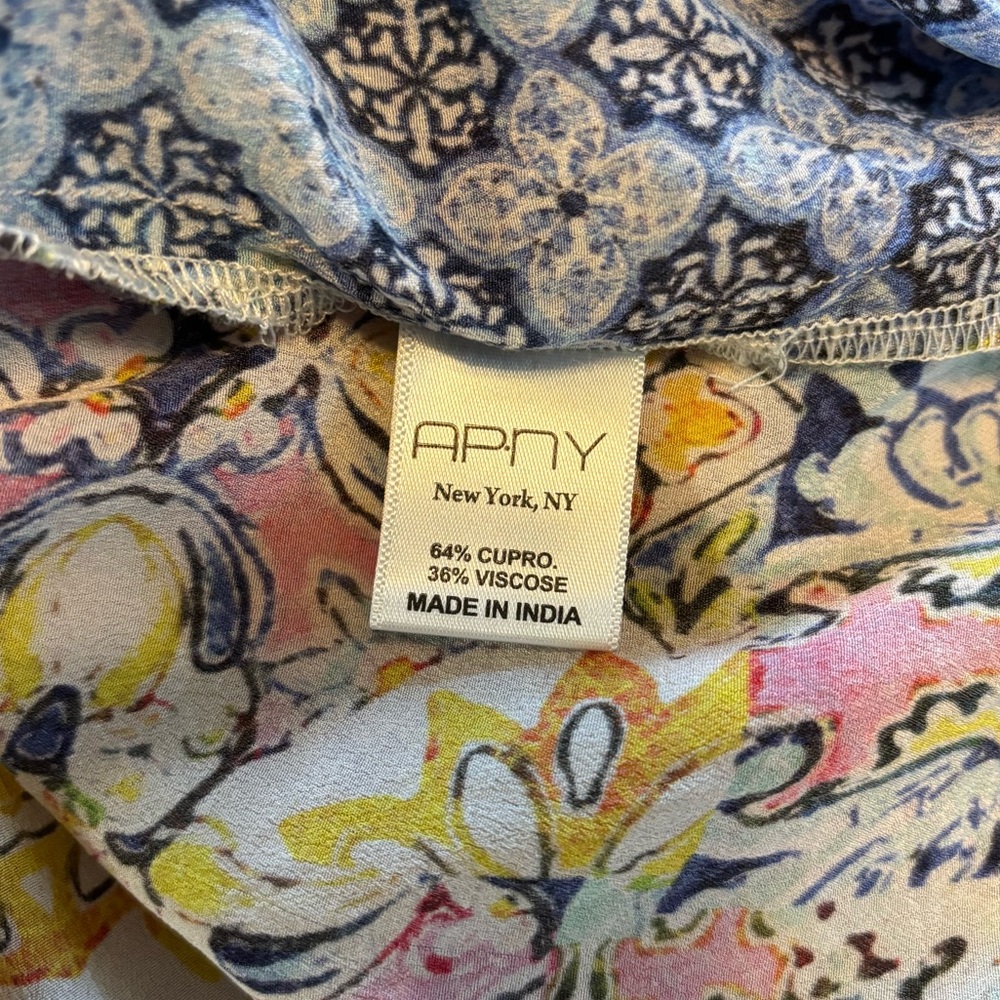 AP NY button up with roll up sleeve, medium - Picture 7 of 10